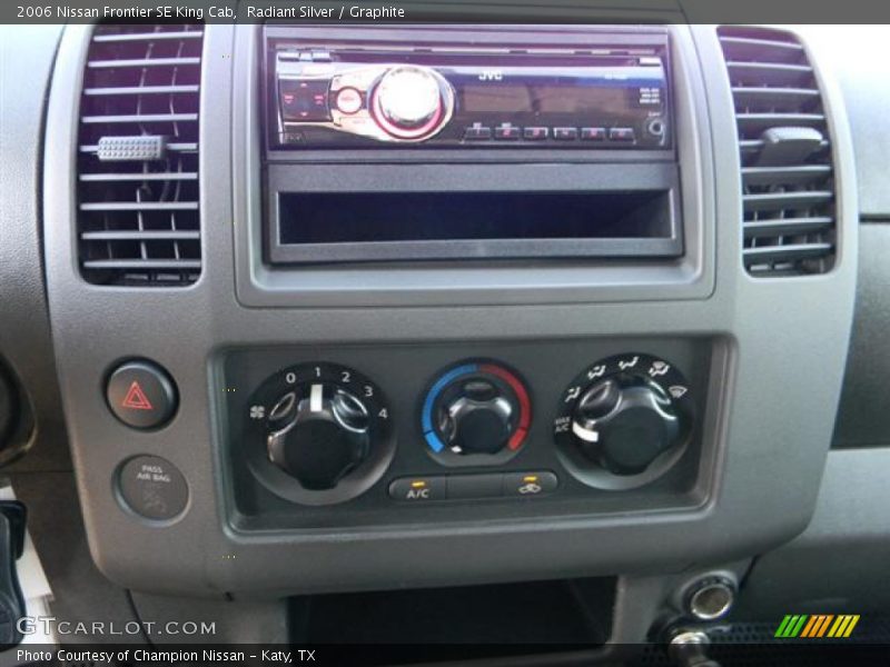 Radiant Silver / Graphite 2006 Nissan Frontier SE King Cab