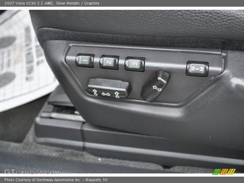 Controls of 2007 XC90 3.2 AWD