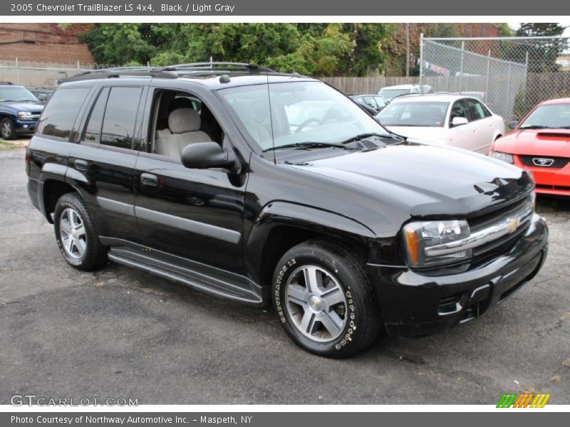 Black / Light Gray 2005 Chevrolet TrailBlazer LS 4x4