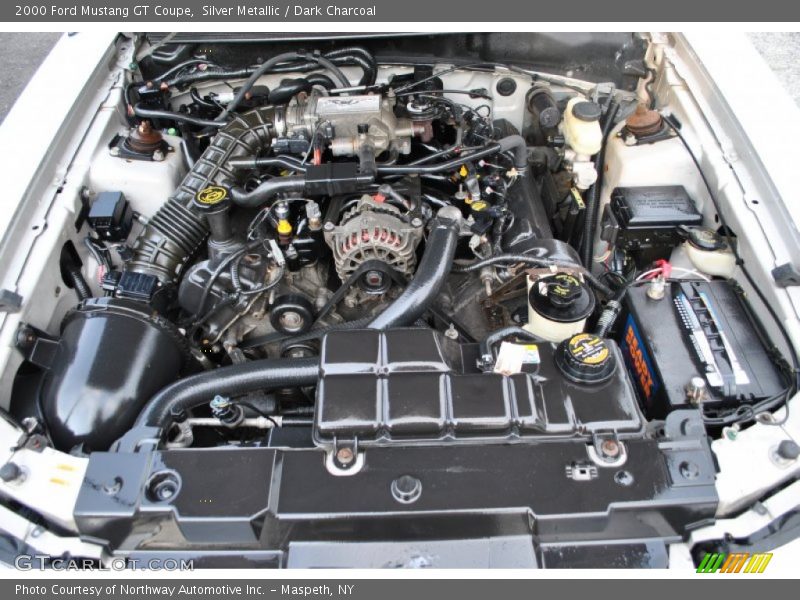 Silver Metallic / Dark Charcoal 2000 Ford Mustang GT Coupe