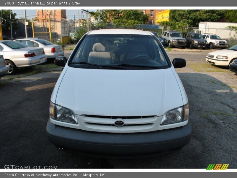 Super White / Gray 2000 Toyota Sienna LE