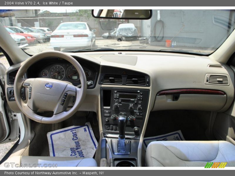 Ice White / Taupe 2004 Volvo V70 2.4