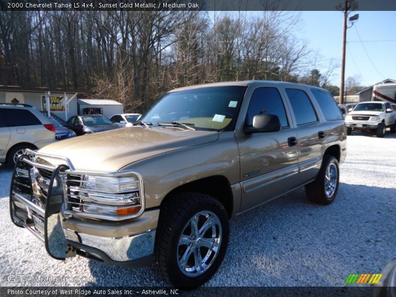 Sunset Gold Metallic / Medium Oak 2000 Chevrolet Tahoe LS 4x4