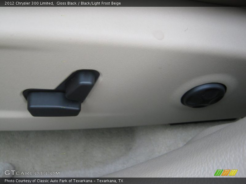 Gloss Black / Black/Light Frost Beige 2012 Chrysler 300 Limited