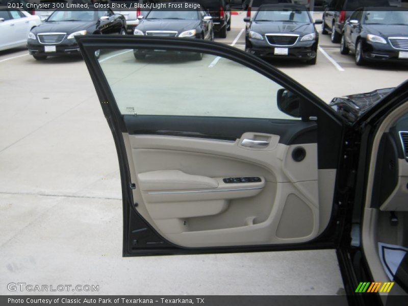 Gloss Black / Black/Light Frost Beige 2012 Chrysler 300 Limited