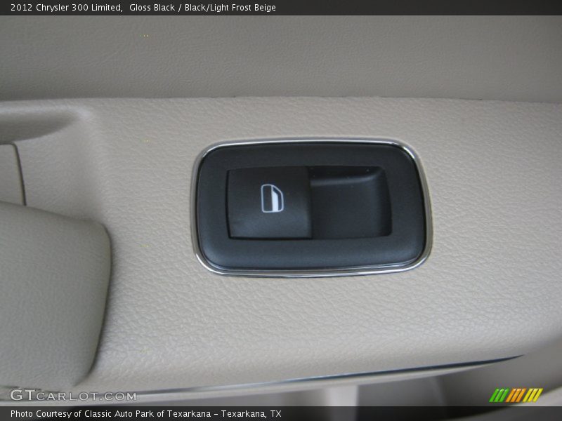 Gloss Black / Black/Light Frost Beige 2012 Chrysler 300 Limited