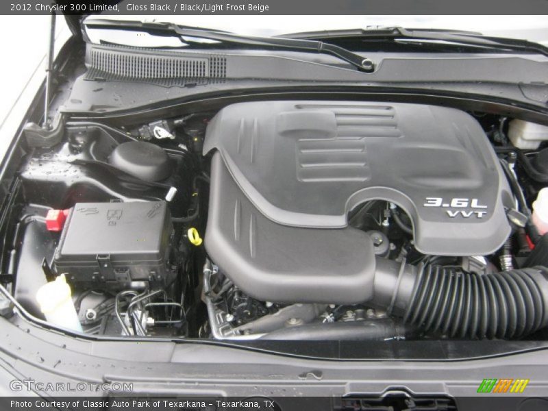 Gloss Black / Black/Light Frost Beige 2012 Chrysler 300 Limited