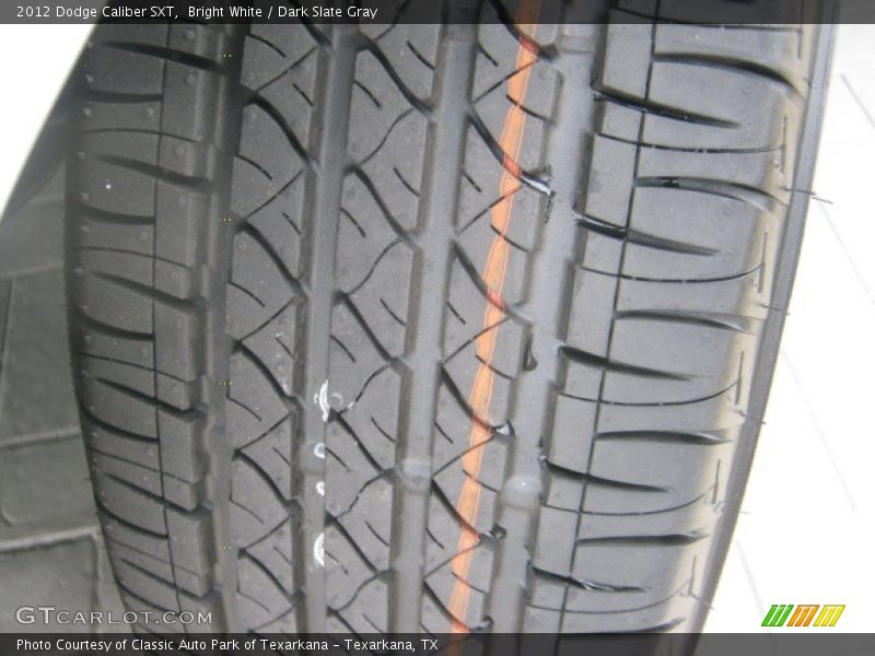 Bright White / Dark Slate Gray 2012 Dodge Caliber SXT