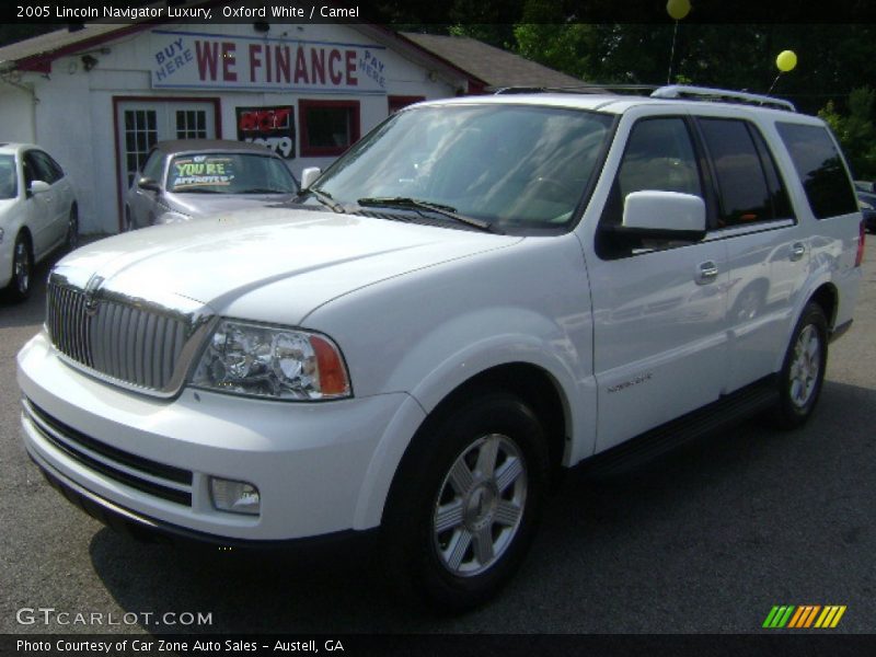 Oxford White / Camel 2005 Lincoln Navigator Luxury