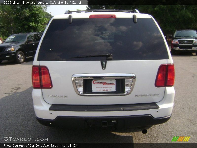 Oxford White / Camel 2005 Lincoln Navigator Luxury