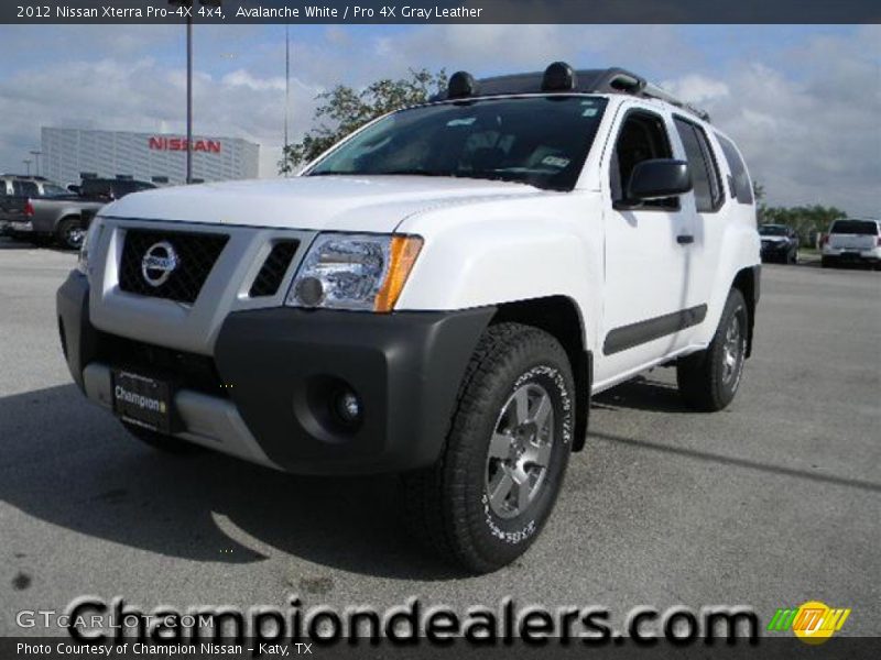 Avalanche White / Pro 4X Gray Leather 2012 Nissan Xterra Pro-4X 4x4