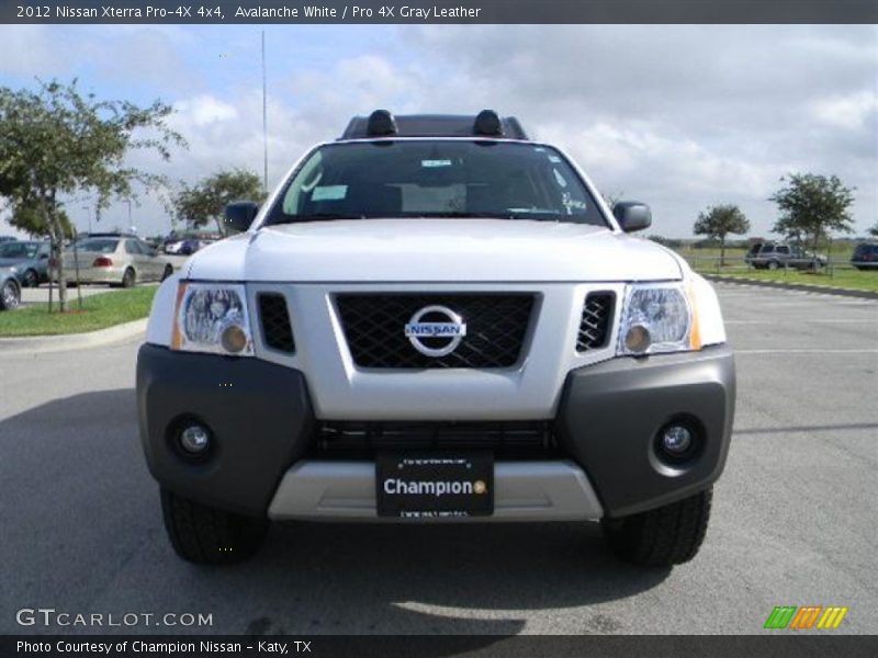 Avalanche White / Pro 4X Gray Leather 2012 Nissan Xterra Pro-4X 4x4