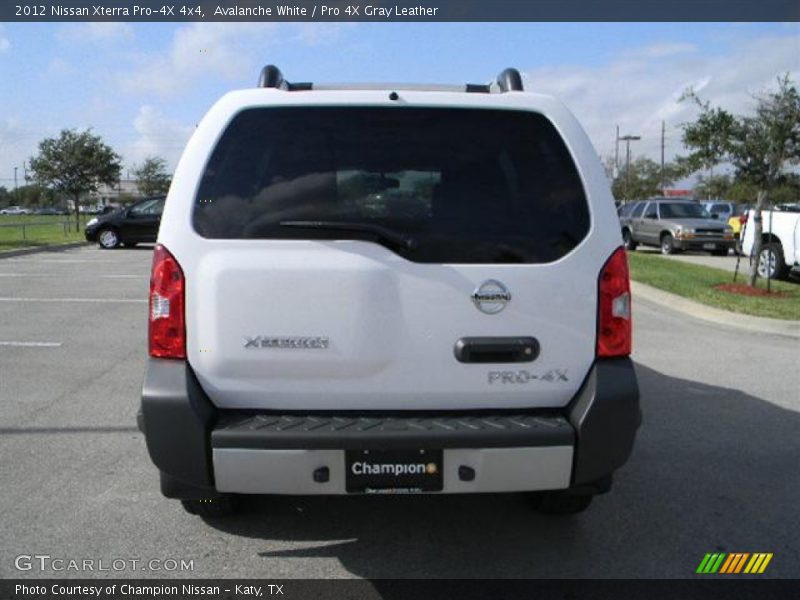 Avalanche White / Pro 4X Gray Leather 2012 Nissan Xterra Pro-4X 4x4