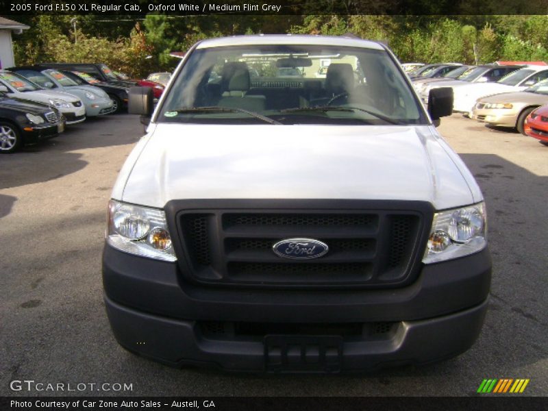 Oxford White / Medium Flint Grey 2005 Ford F150 XL Regular Cab