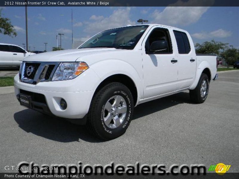 Avalanche White / Beige 2012 Nissan Frontier SV Crew Cab