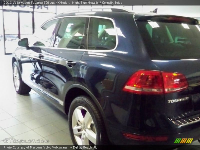 Night Blue Metallic / Cornsilk Beige 2011 Volkswagen Touareg TDI Lux 4XMotion