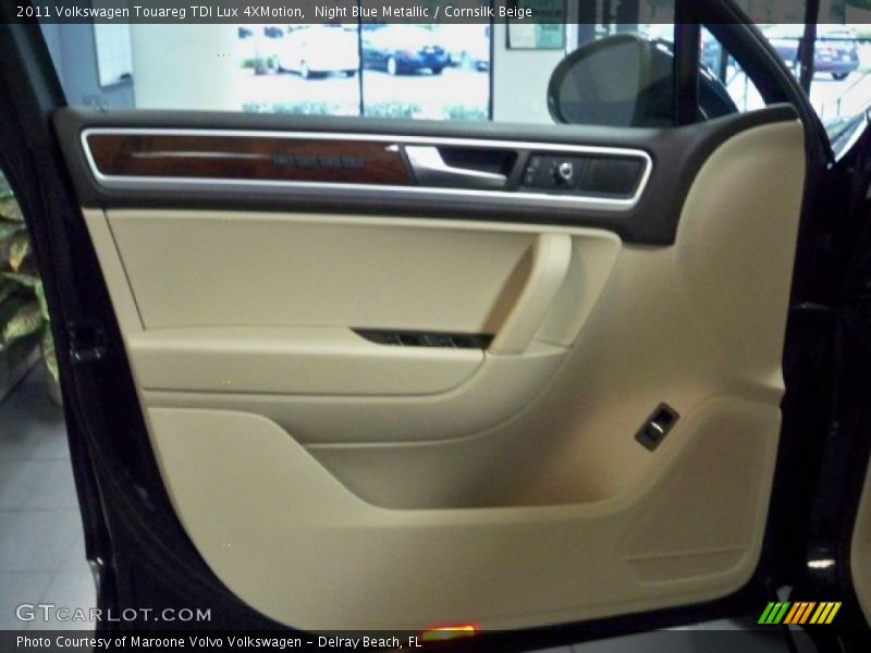 Night Blue Metallic / Cornsilk Beige 2011 Volkswagen Touareg TDI Lux 4XMotion