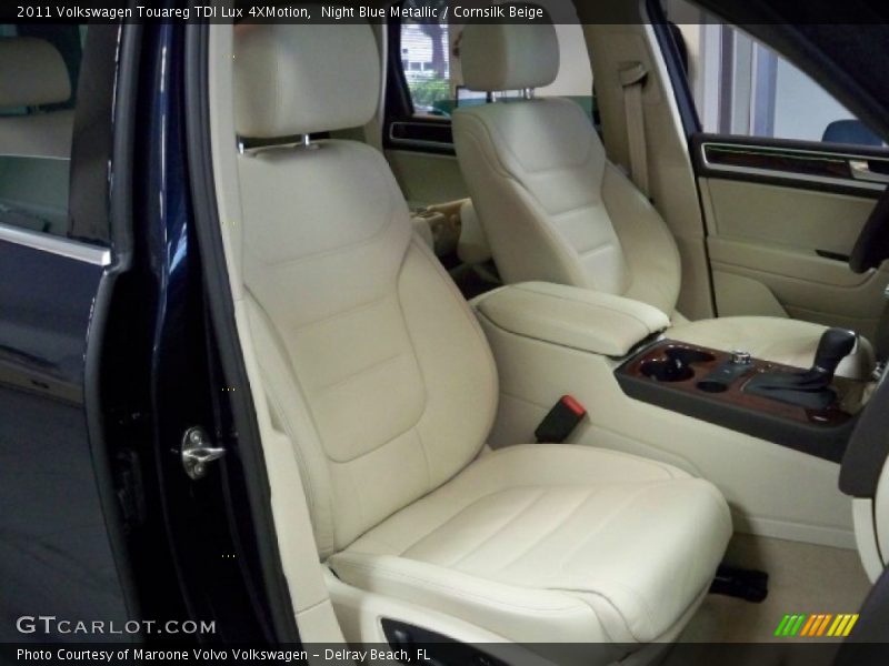 Night Blue Metallic / Cornsilk Beige 2011 Volkswagen Touareg TDI Lux 4XMotion