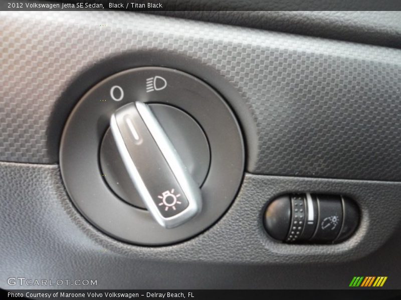 Black / Titan Black 2012 Volkswagen Jetta SE Sedan
