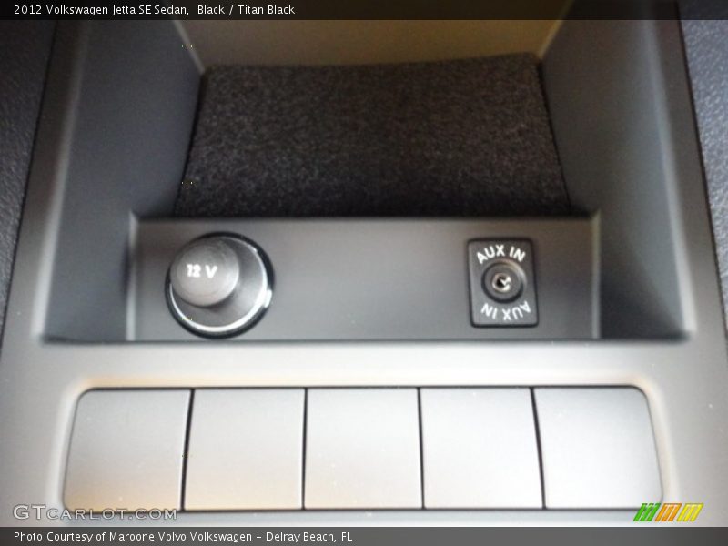 Black / Titan Black 2012 Volkswagen Jetta SE Sedan