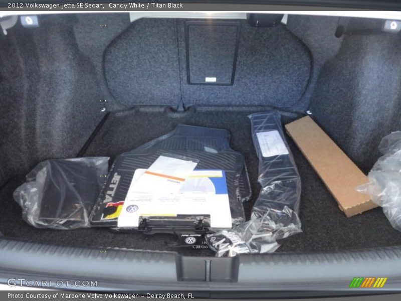 Candy White / Titan Black 2012 Volkswagen Jetta SE Sedan