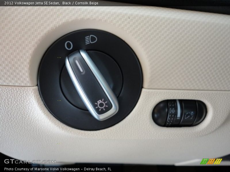 Black / Cornsilk Beige 2012 Volkswagen Jetta SE Sedan