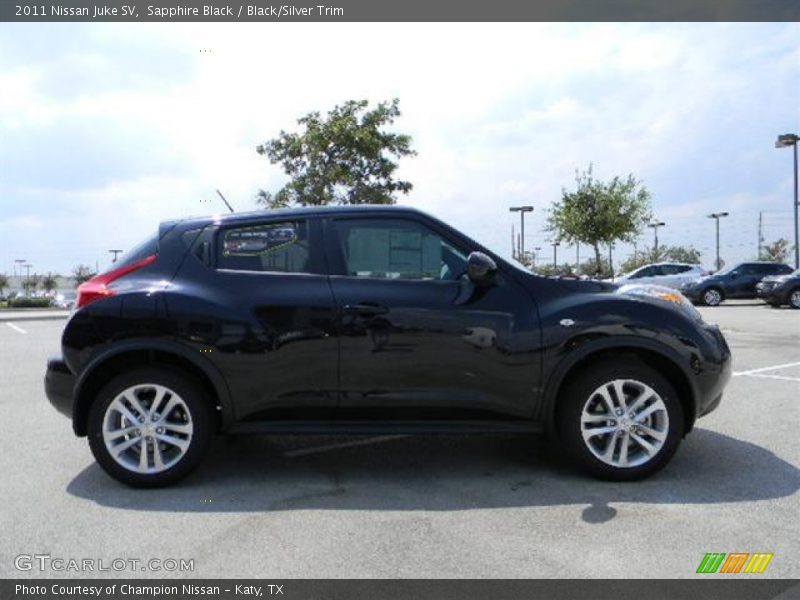 Sapphire Black / Black/Silver Trim 2011 Nissan Juke SV