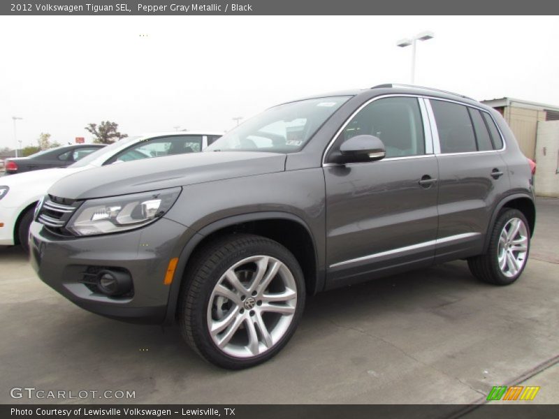 Pepper Gray Metallic / Black 2012 Volkswagen Tiguan SEL