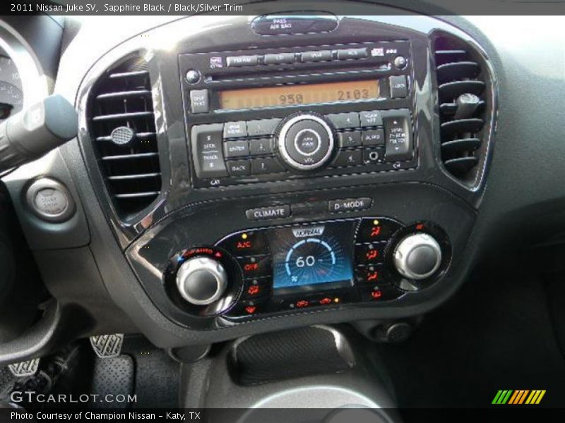 Sapphire Black / Black/Silver Trim 2011 Nissan Juke SV