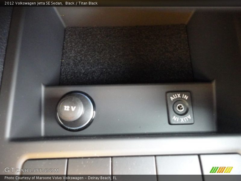 Black / Titan Black 2012 Volkswagen Jetta SE Sedan
