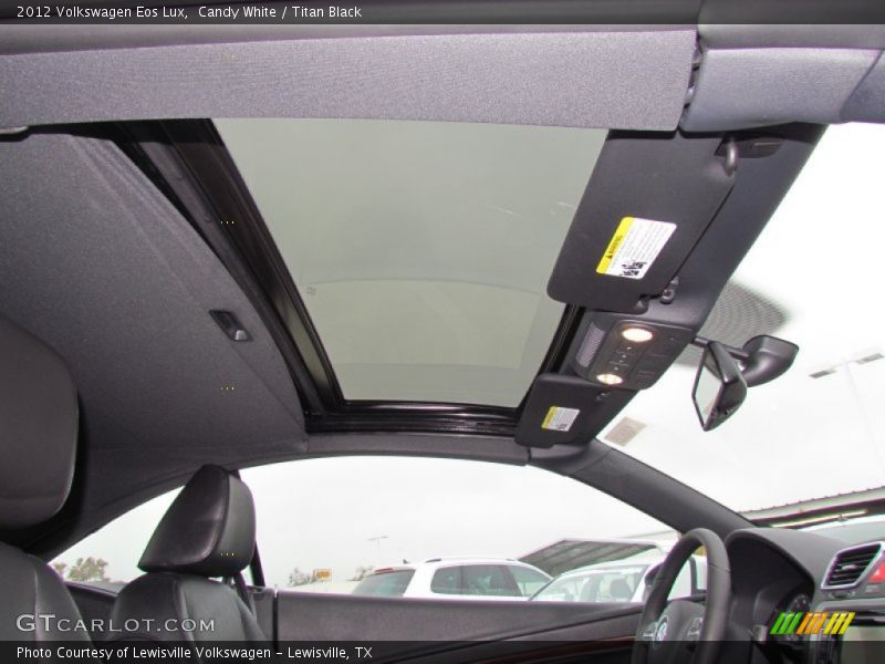 Candy White / Titan Black 2012 Volkswagen Eos Lux
