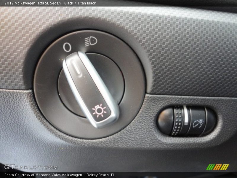 Black / Titan Black 2012 Volkswagen Jetta SE Sedan