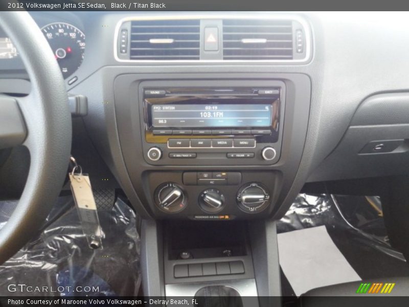 Black / Titan Black 2012 Volkswagen Jetta SE Sedan