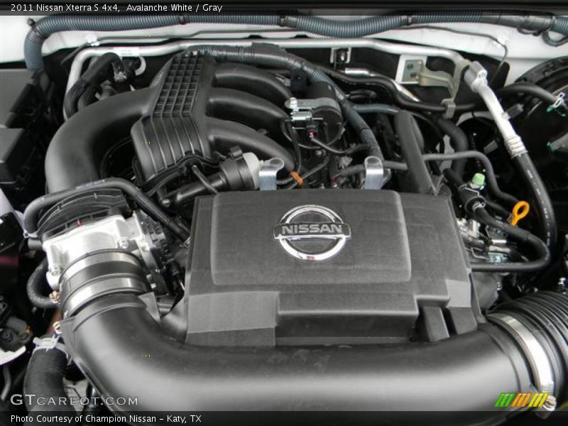 Avalanche White / Gray 2011 Nissan Xterra S 4x4