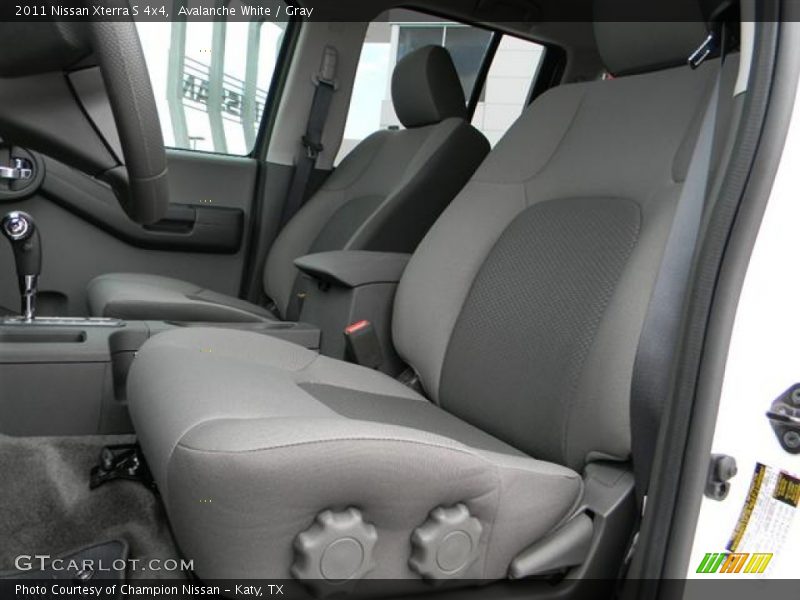 Avalanche White / Gray 2011 Nissan Xterra S 4x4