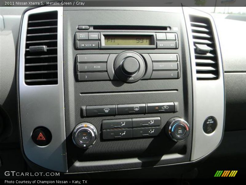 Metallic Green / Gray 2011 Nissan Xterra S
