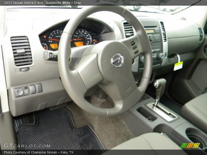 Avalanche White / Gray 2011 Nissan Xterra S 4x4