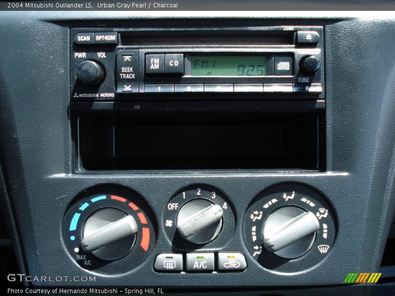 Urban Gray Pearl / Charcoal 2004 Mitsubishi Outlander LS