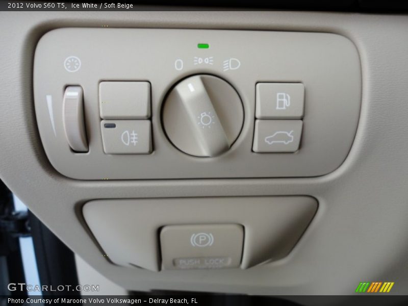 Ice White / Soft Beige 2012 Volvo S60 T5