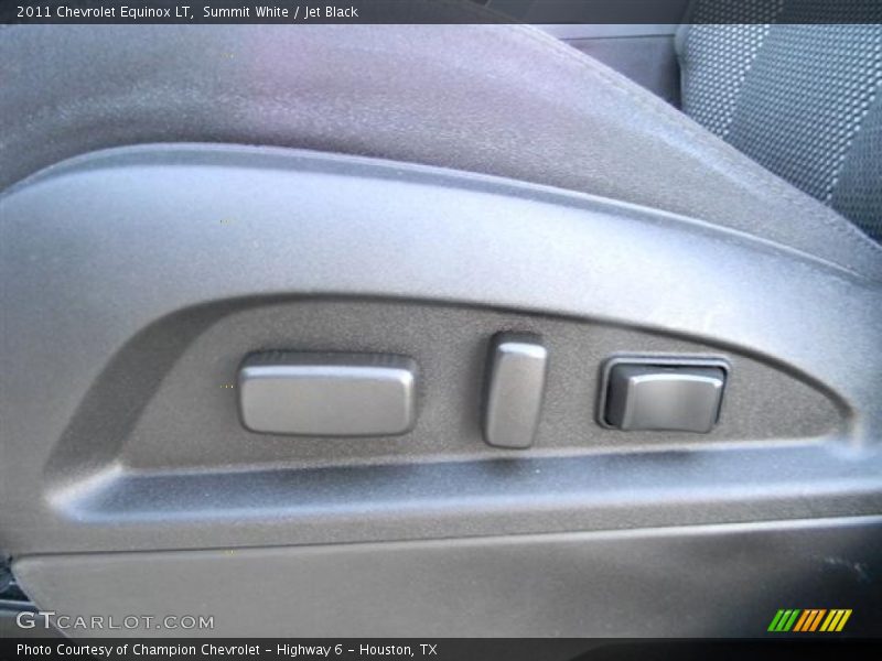 Summit White / Jet Black 2011 Chevrolet Equinox LT