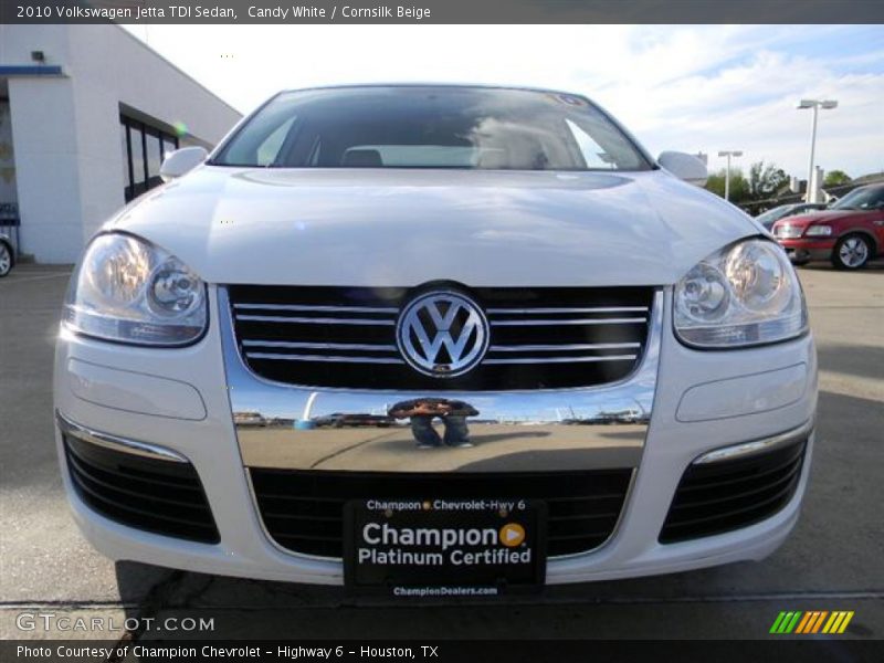 Candy White / Cornsilk Beige 2010 Volkswagen Jetta TDI Sedan