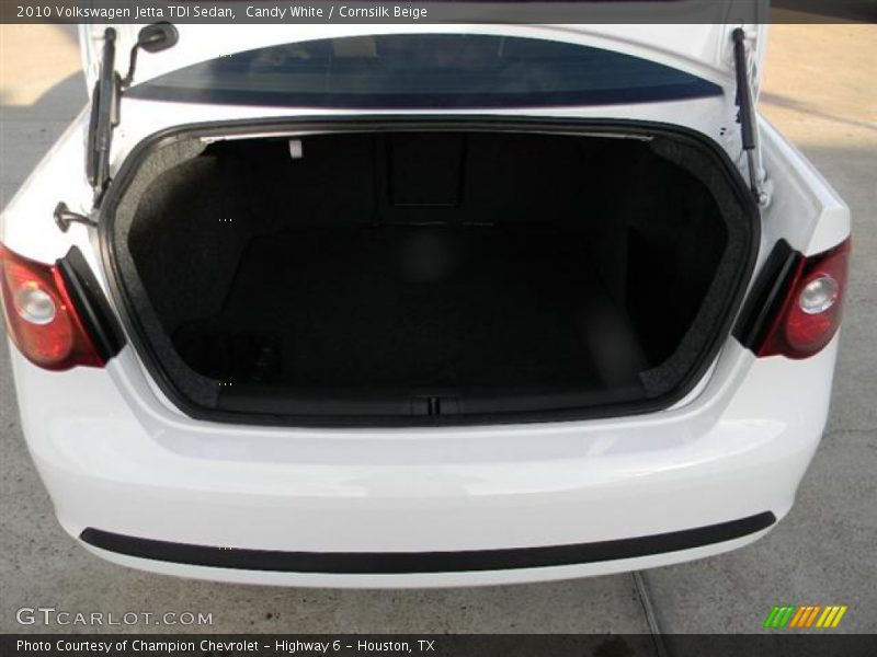 Candy White / Cornsilk Beige 2010 Volkswagen Jetta TDI Sedan