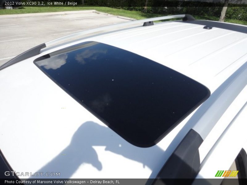 Ice White / Beige 2012 Volvo XC90 3.2