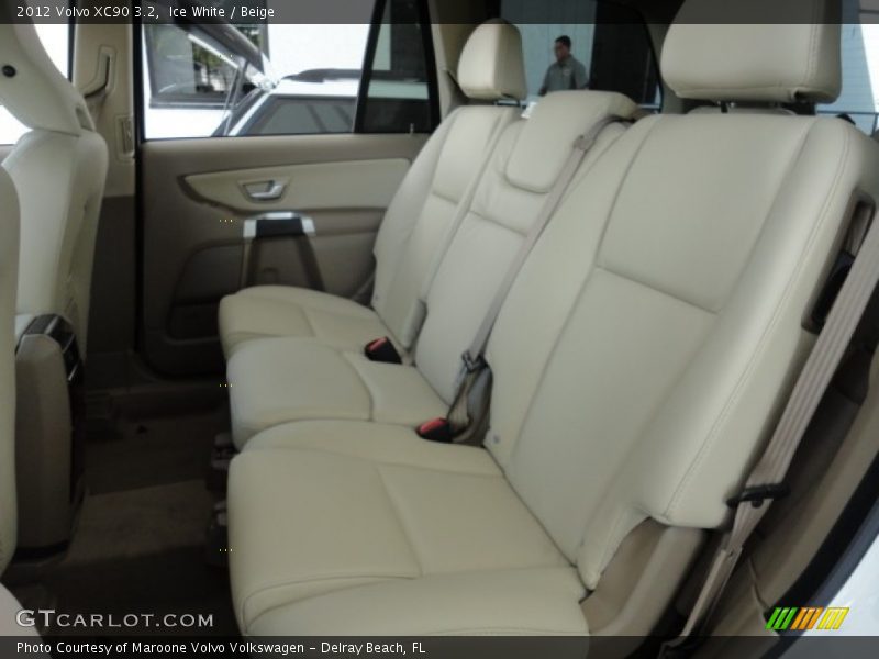 Ice White / Beige 2012 Volvo XC90 3.2