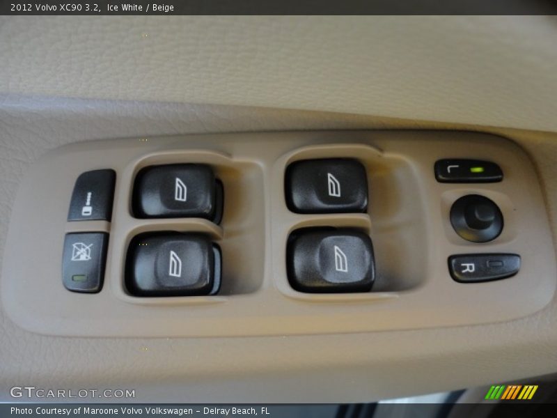 Ice White / Beige 2012 Volvo XC90 3.2