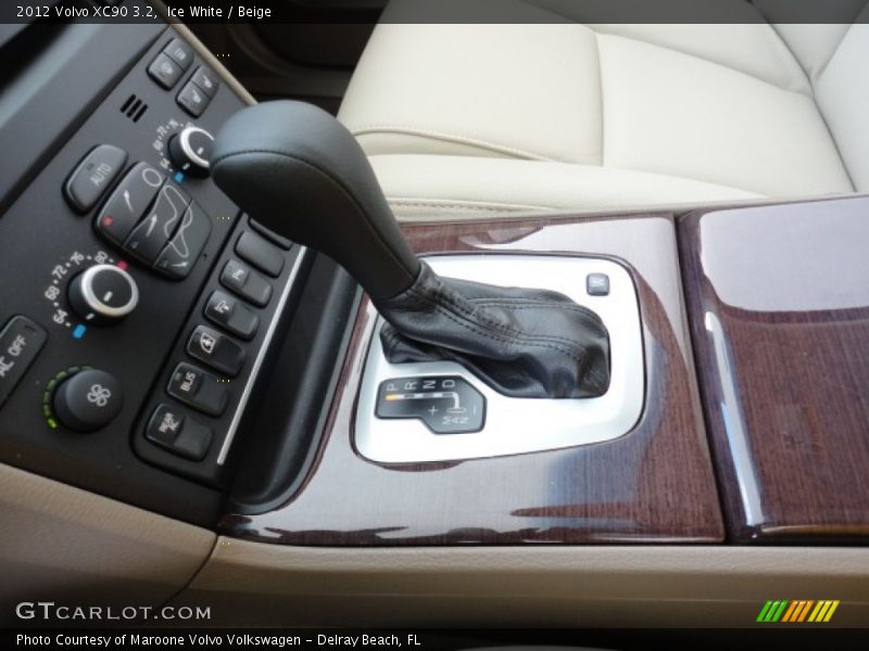 Ice White / Beige 2012 Volvo XC90 3.2