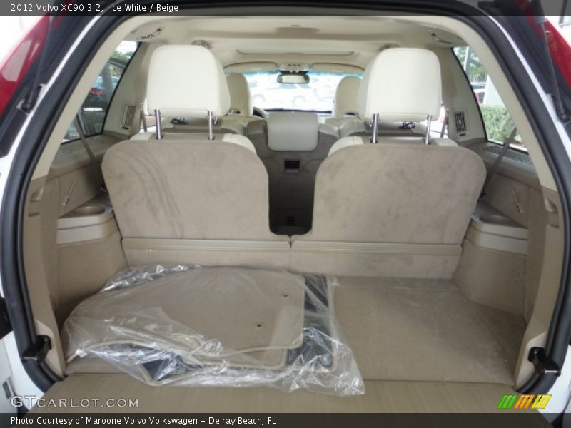 Ice White / Beige 2012 Volvo XC90 3.2