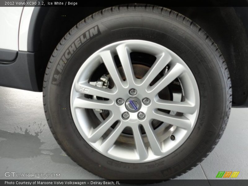 Ice White / Beige 2012 Volvo XC90 3.2