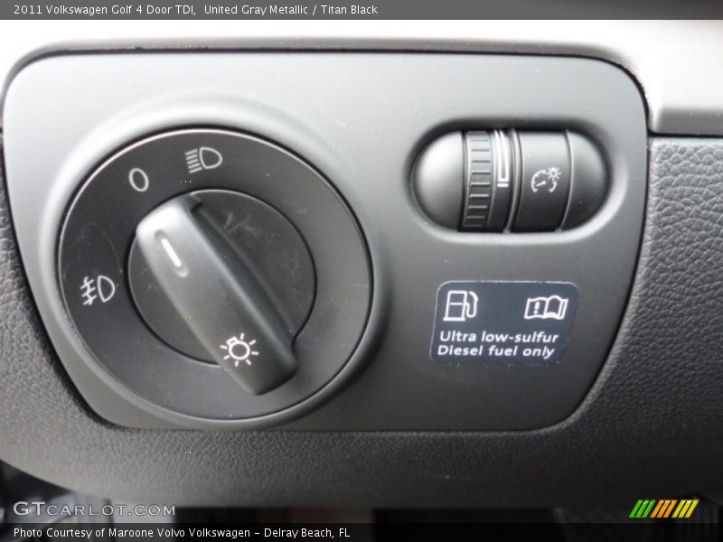 United Gray Metallic / Titan Black 2011 Volkswagen Golf 4 Door TDI