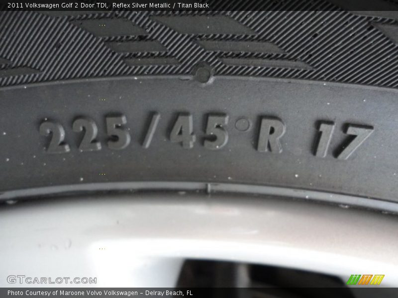 Reflex Silver Metallic / Titan Black 2011 Volkswagen Golf 2 Door TDI